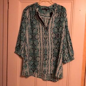 NWOT Violet & Claire blouse